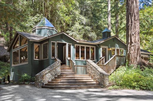 Guerneville, Sonoma Countyの一戸建て住宅