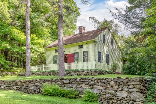 Detached House in Roxbury, Litchfield County