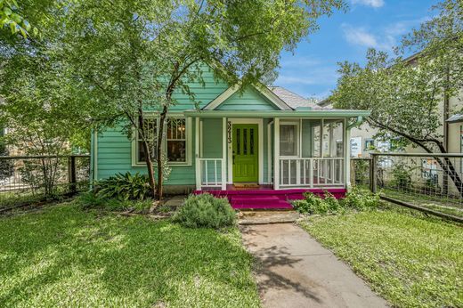 Detached House in Austin, Travis County