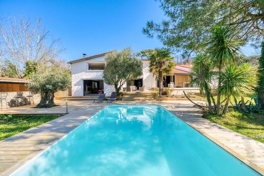 Detached House in Saint-Palais-sur-Mer, Charente-Maritime