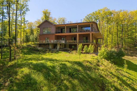 Detached House in Haliburton, Ontario