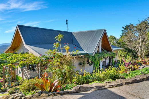 Villa en San Ramón, Provincia de Alajuela