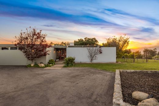 Luxury home in Ojai, Ventura County