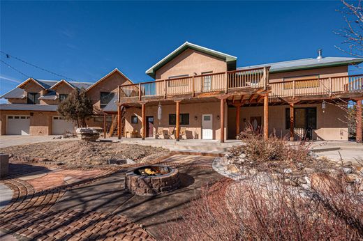 Einfamilienhaus in LaMadera, Rio Arriba County