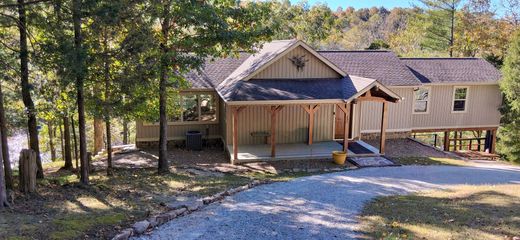 Detached House in Lewisburg, Logan County