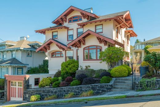 Luxury home in Astoria, Clatsop County