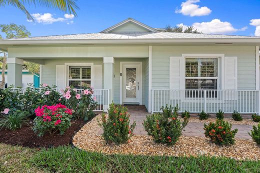 Luxury home in Stuart, Martin County
