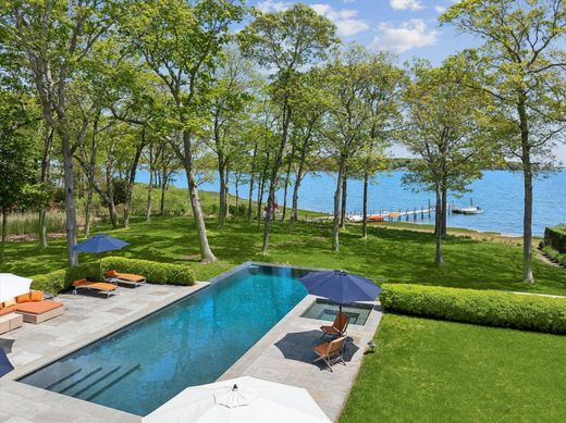 Detached House in Shelter Island, Suffolk County