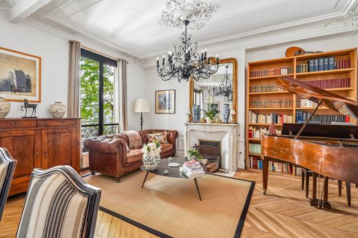 Apartment in Saint-Germain, Odéon, Monnaie, Paris