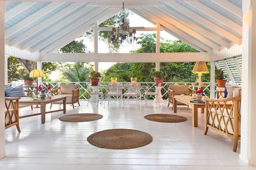 Detached House in Harbour Island, Harbour Island District