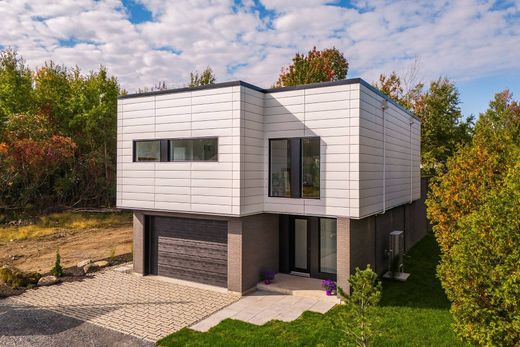 Vrijstaand huis in Granby, Montérégie