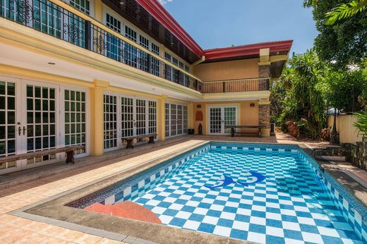 Detached House in Makati City, Southern Manila District