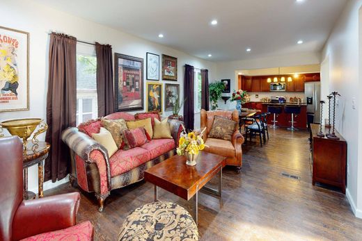 Dom jednorodzinny w Grosse Pointe Woods, Wayne County