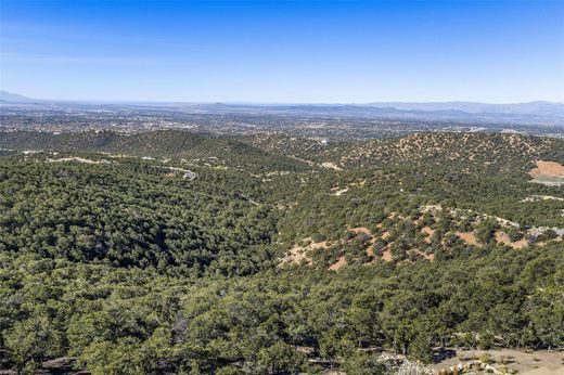 Land in Santa Fe, Santa Fe County