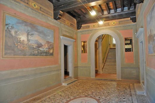 Appartamento a Lucca, Toscana