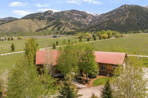 Luxury home in Etna, Lincoln County