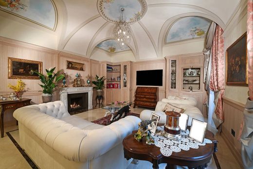 Detached House in Cherasco, Provincia di Cuneo