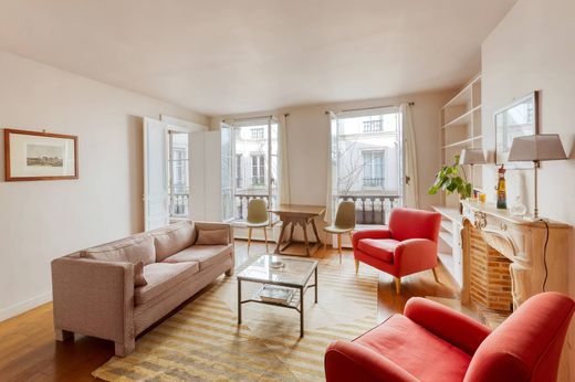 Apartment in Tour Eiffel, Invalides – Ecole Militaire, Saint-Thomas d’Aquin, Paris