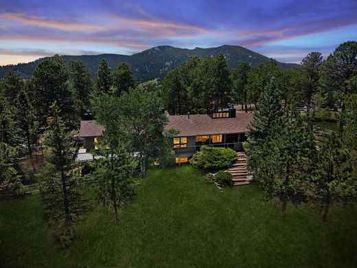 Detached House in Evergreen, Jefferson County