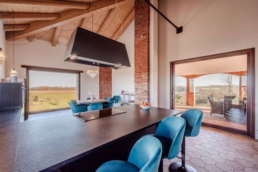 Villa a Incisa Scapaccino, Asti