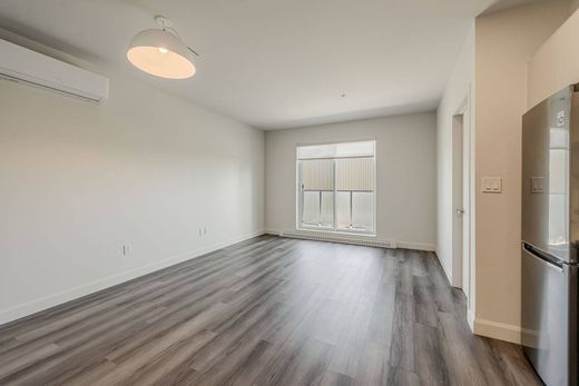 Apartment / Etagenwohnung in Saint-Laurent, City of Montréal