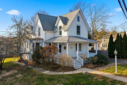 Detached House in Essex, Middlesex County