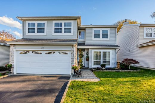 Apartment / Etagenwohnung in Holbrook, Suffolk County