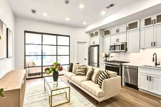 Apartment in Washington, Washington County