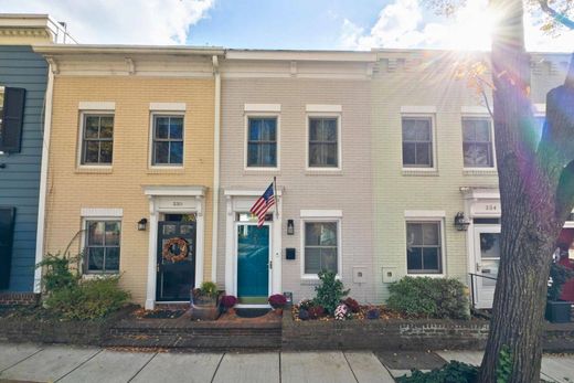 Luxury home in Alexandria, City of Alexandria