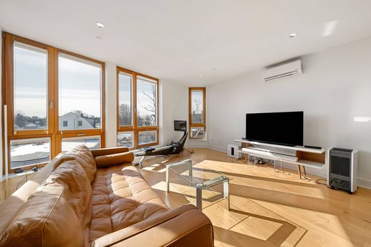 Apartment / Etagenwohnung in Medford, Middlesex County