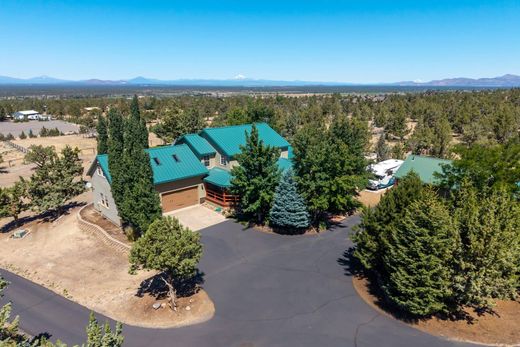 Luxury home in Powell Butte, Crook County