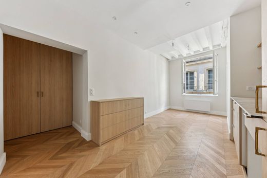 Apartment in Temple, Rambuteau – Francs Bourgeois, Réaumur, Paris
