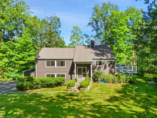 Detached House in Bedford, Westchester County