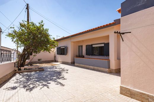 ‏וילה רב-משפחתית ב  Sintra, Distrito de Lisboa