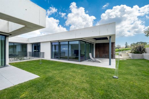 Detached House in Lisbon