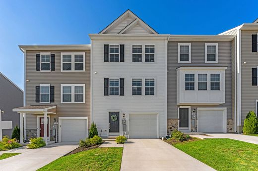 Luxury home in Charles Town, Jefferson County