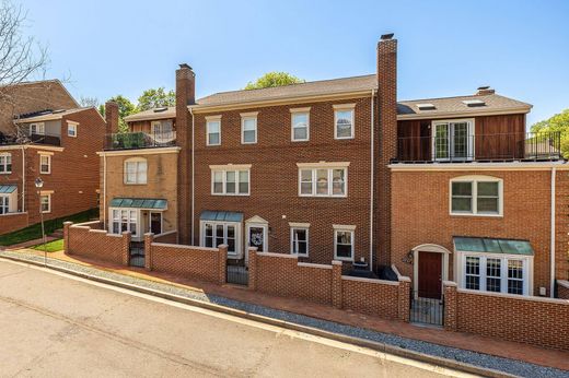 Apartment in Arlington, Arlington County