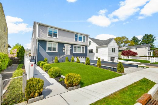 Luxury home in Mamaroneck, Westchester County