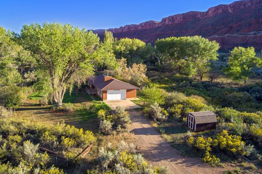 Luxury home in Castle Valley, Grand County