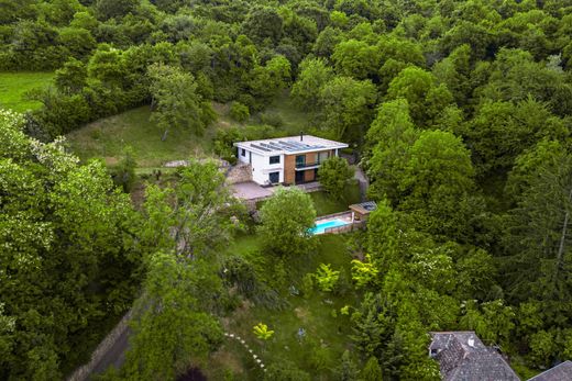 Casa Unifamiliare a Piešťany, Okres Piešťany