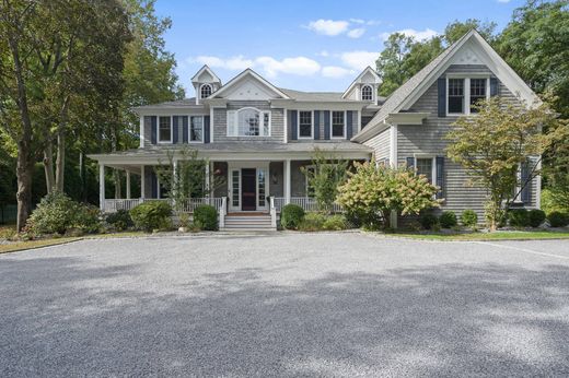 Detached House in Lloyd Harbor, Suffolk County