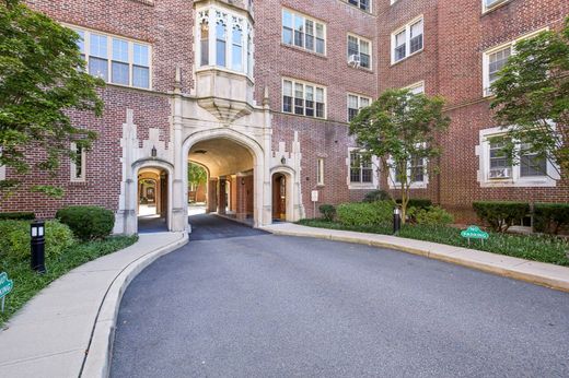 Apartment / Etagenwohnung in Summit, Union County