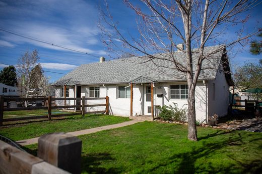 Townhouse in Englewood, Arapahoe County