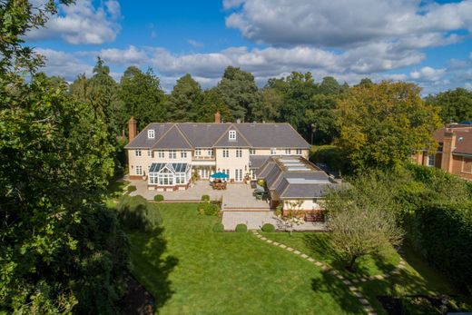 Einfamilienhaus in Virginia Water, Surrey