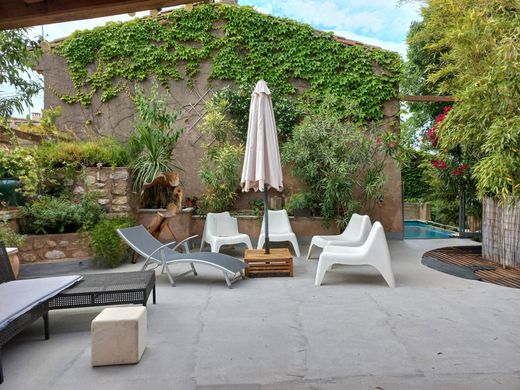 Twee-onder-een-kapwoning in Montpeyroux, Hérault