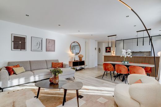 Apartment in Neuilly-sur-Seine, Hauts-de-Seine