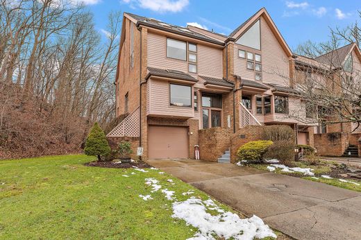 Townhouse - McCandless Township, Allegheny County