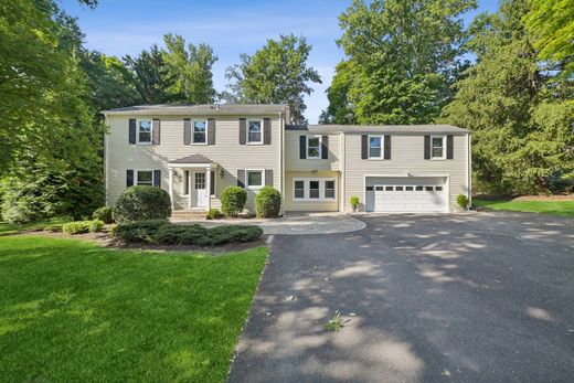 Detached House in Bernardsville, Somerset County