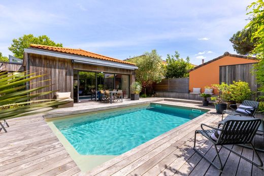 Bordeaux, Girondeの一戸建て住宅