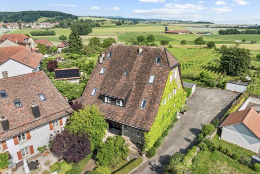 Apartment in Vufflens-la-Ville, Gros-de-Vaud District
